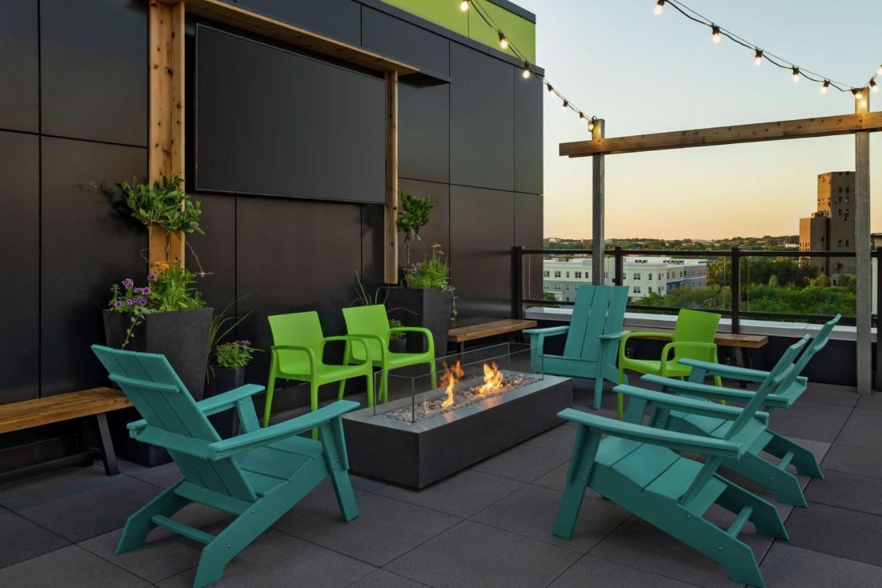 Home2 Suites By Hilton Minneapolis University Area Eksteriør billede